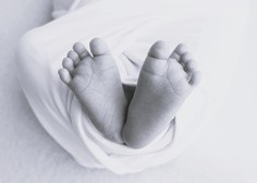 Ali gre za čudež? "Mrtev" dojenček med pogrebom nenadoma oživel