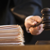 sodišče, sodba, kamenik