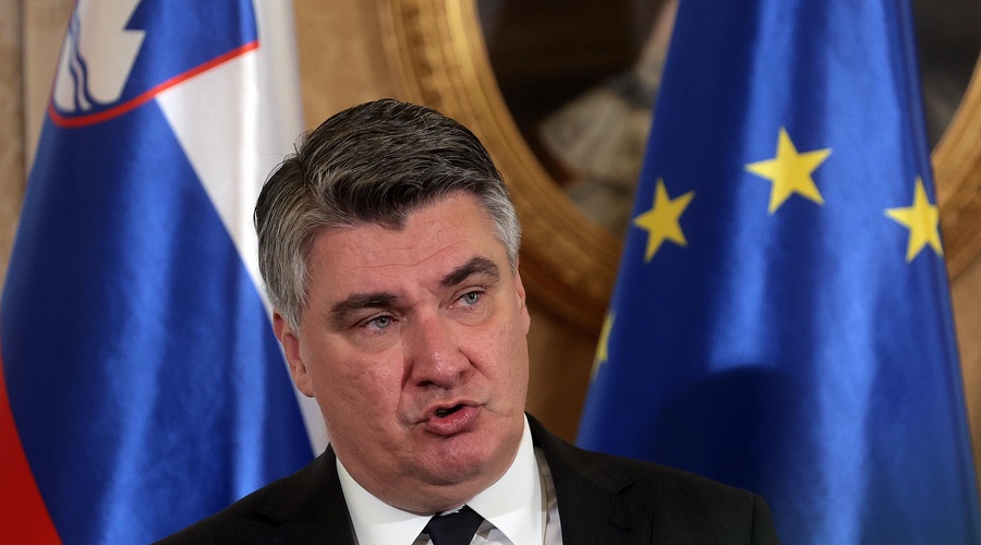 Si je le premislil? Zmeda glede prihoda hrvaškega predsednika na slovensko praznovanje (foto: Borut Živulović/Bobo)
