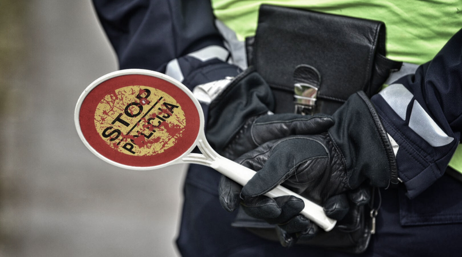 Z nevarno vožnjo ogrožal promet in pri tem večkrat trčil (tudi v policiste, ki so ga lovili) (foto: Bobo)