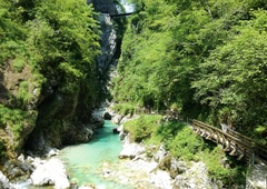 Razočarani turisti: obisk slovenske smaragdne lepotice ni mogoč, to pa je razlog