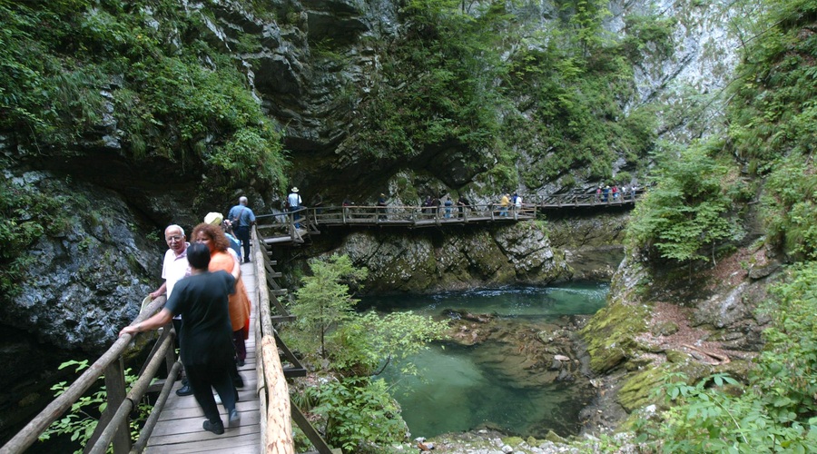 Turisti besnijo: slovenske turistične strani niso iskrene in prikrivajo informacije (foto: Srdjan Živulovič/Bobo)