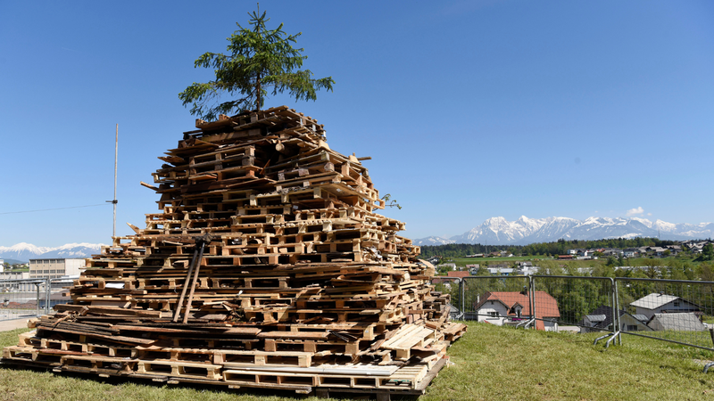 Na predvečer 1. maja bodo po Sloveniji tradicionalno goreli kresovi.