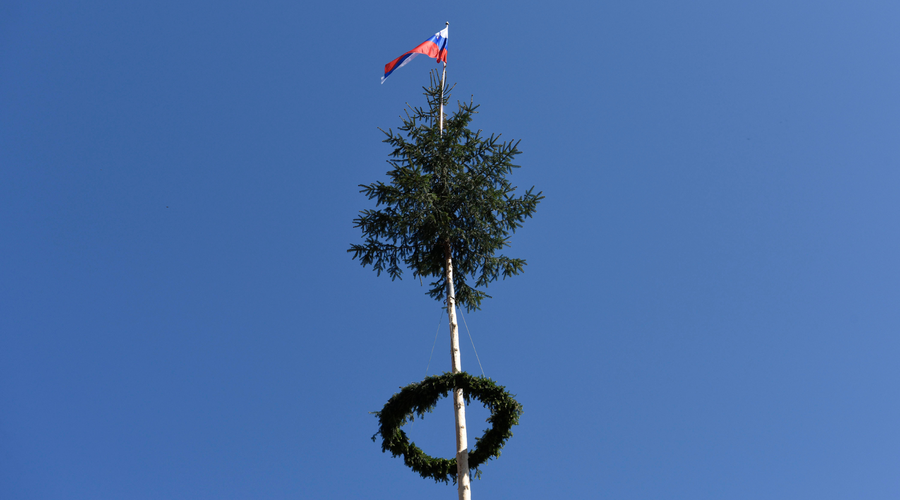 Kakšno bo vreme za prvomajske praznike? Napoved se vam bo ob trenutnem vremenu zdela skoraj neverjetna (foto: Žiga Živulovič jr./Bobo)