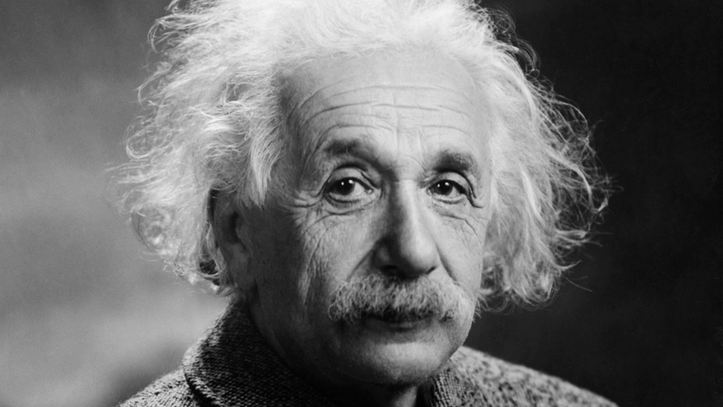Teorija splošne relativnosti Alberta Einsteina ni združljiva s kvantno mehaniko.