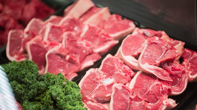 O prehranjevalnih navadah Slovencev: ali res zaužijemo preveč mesa? Strokovnjaki pojasnjujejo (foto: Profimedia)