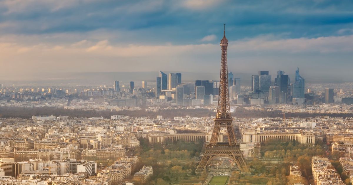 To je neslavno mesto v Parizu, kjer vsi počnejo le eno stvar ...