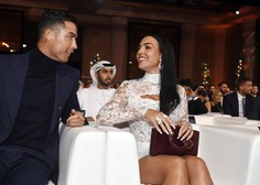 Kdo ima bolj izklesano telo? Ronaldo in Georgina sta se slekla skoraj do golega (FOTO in VIDEO)