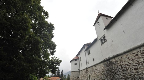 Skrivnosti gradu Turjak: Je prenova dragocenega spomenika res ogrožena?