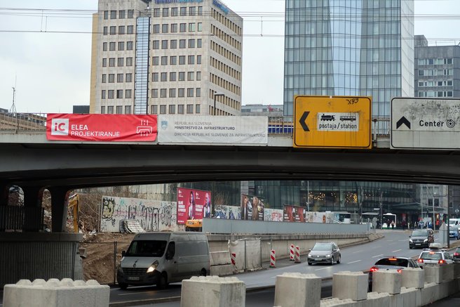 most na Dunajski cesti v Ljubljani