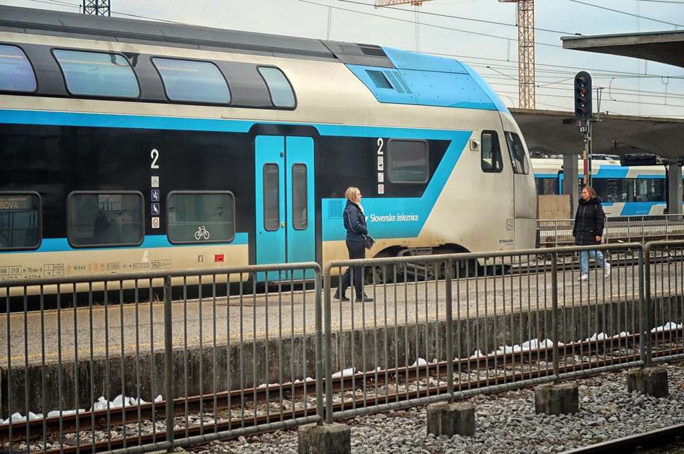 Koliko evrov bo stala prenova ljubljanske železniške postaje? Po zavrnitvi prejšnjih ponudb zdaj dve novi (foto: Bobo)