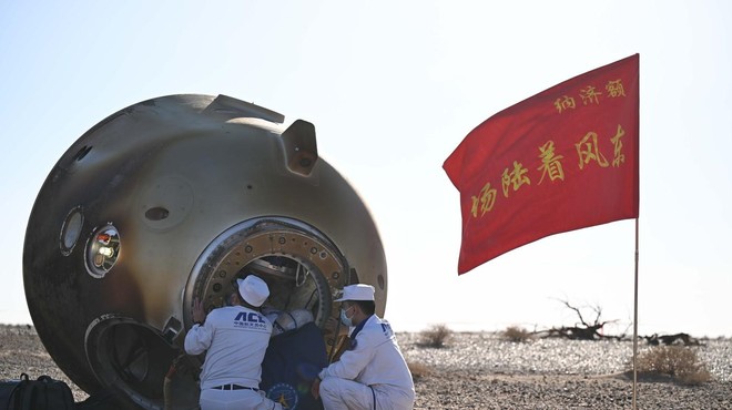 Na Zemljo so se vrnili kitajski astronavti: v vesolju so reševali ... (FOTO) (foto: Profimedia)