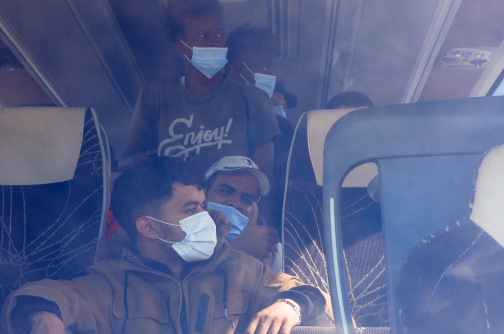 Policisti stopili na prste tihotapcu, ki je po Sloveniji prevažal nezakonite migrante (foto: Bobo)