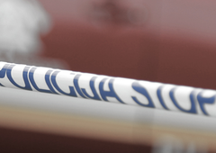 Tragedija na območju Brnika: na parkirišču našli umorjeno žensko