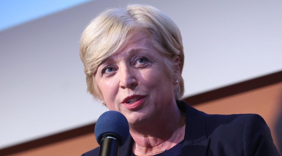 Koliko letno dodatno zaslužijo evropski poslanci? Številka je mnogim nepredstavljiva (foto: Bobo)