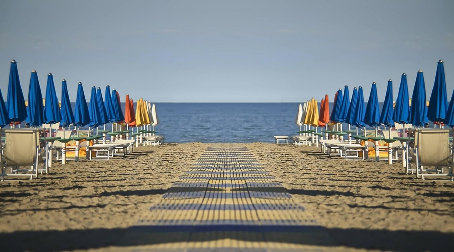 Ne le hrana in hoteli, draži se tudi poležavanje na plaži (foto: Profimedia)