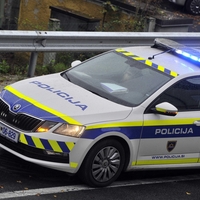 policija, avto, policisti