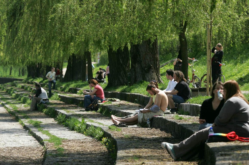 Neverjetno! April je že enajsti zaporedni mesec, ko beležimo rekordno visoke ... (foto: Bobo/Tina Kosec)