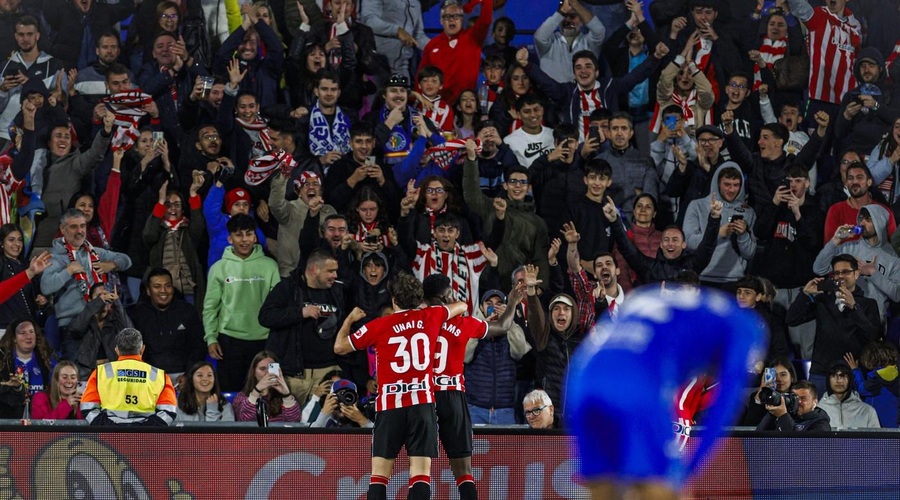 Priznani nogometni klub, za katerega igra tudi Slovenec, bi moral igrati pred delno zaprtimi tribunami: kakšen je razlog? (foto: Profimedia)