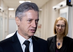 V premierjevem kabinetu okrepitve: kdo sta novi državni sekretarki?