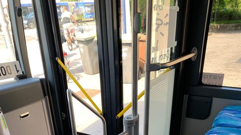 LPP rdec avtobus BYD eBus B18