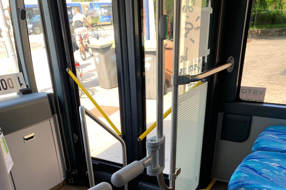 Gnusno dejanje na mestnem avtobusu v Ljubljani: 67-letni predator obsojen (foto: Uredništvo)