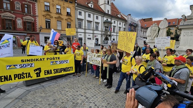 Protest v Mariboru: poštarji imajo dovolj, zahtevajo spremembe (foto: STA)