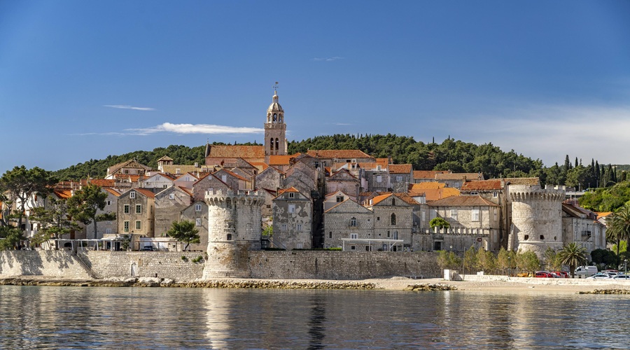 Slovenci, ki obiskujete Dalmacijo: na novem trajektu boste poslušali samo tega legendarnega glasbenika (foto: Profimedia)