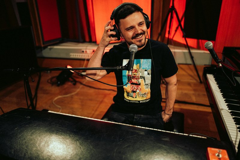 Letos jeseni bo Žan Hauptman izdal prvi album v živo.