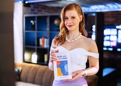 Priljubljena televizijska in radijska voditeljica izdala knjigo, ki temelji na zapisih iz dnevnika