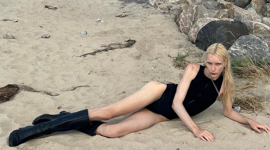 Slovenski nebinarni model, ki se je pojavil tudi v reviji Vogue: "Slovenci imamo provincionalno mentaliteto; v tujini je drugače" (foto: Instagram/helloitsmegray)