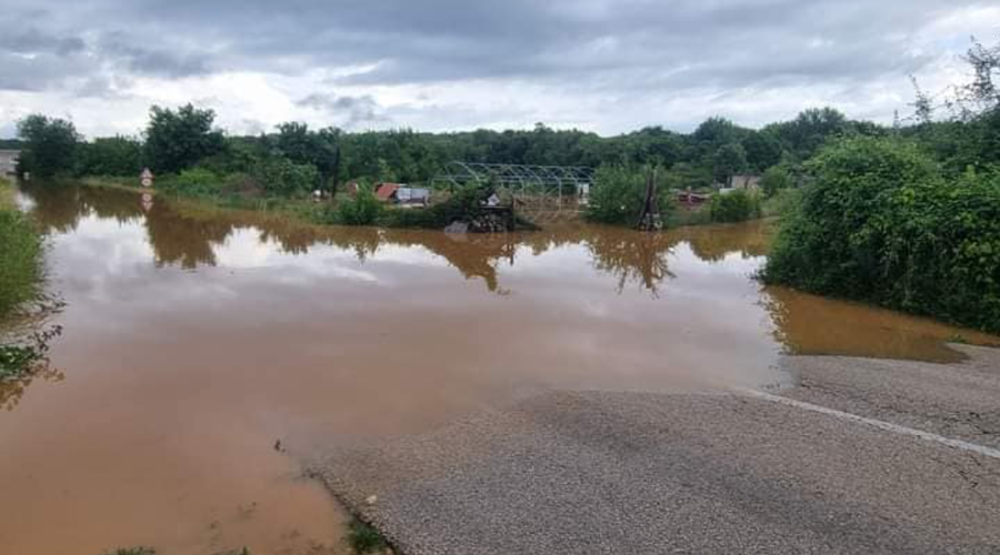 Sever Jadrana še vedno v primežu hudih nalivov in neurij (foto: Šibenik meteo)