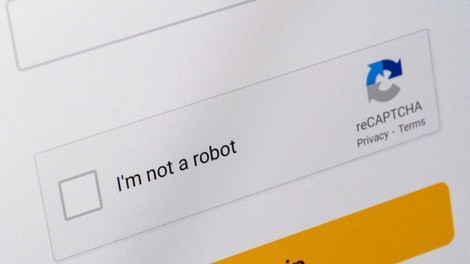 Kaj se v resnici zgodi, če kliknete na “nisem robot”