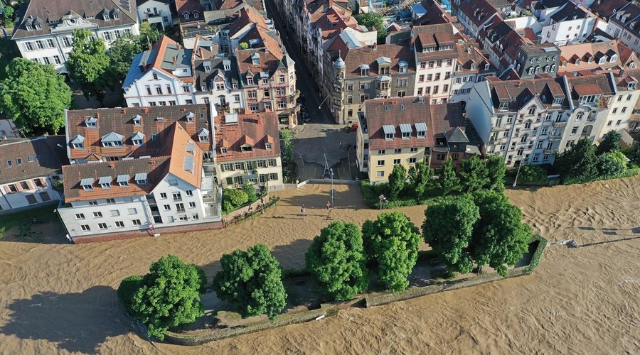 Neurja privedla do naravnih katastrof: hude poplave so prizadele evropska mesta in terjale smrtne žrtve (FOTO in VIDEO) (foto: Profimedia)