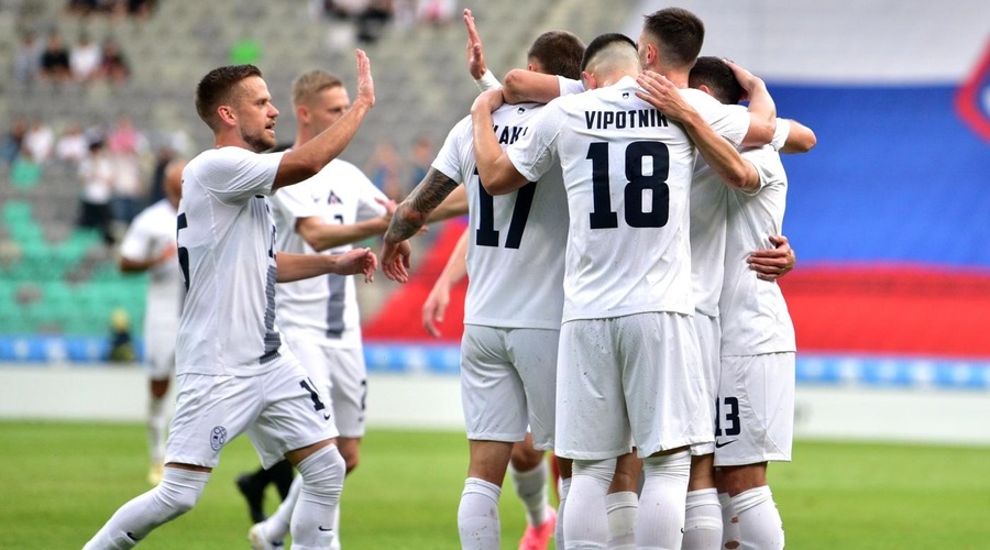 Slovenija slavi: toda zmaga ni tako pomembna, kot pravljična vrnitev velikega mojstra okroglega usnja (VIDEO) (foto: Profimedia)
