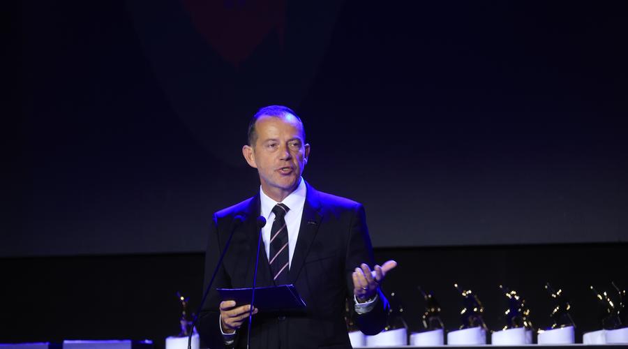 Slovenski predstavnik pometel s konkurenco kandidatov največjih smučarskih velesil (foto: Bobo)