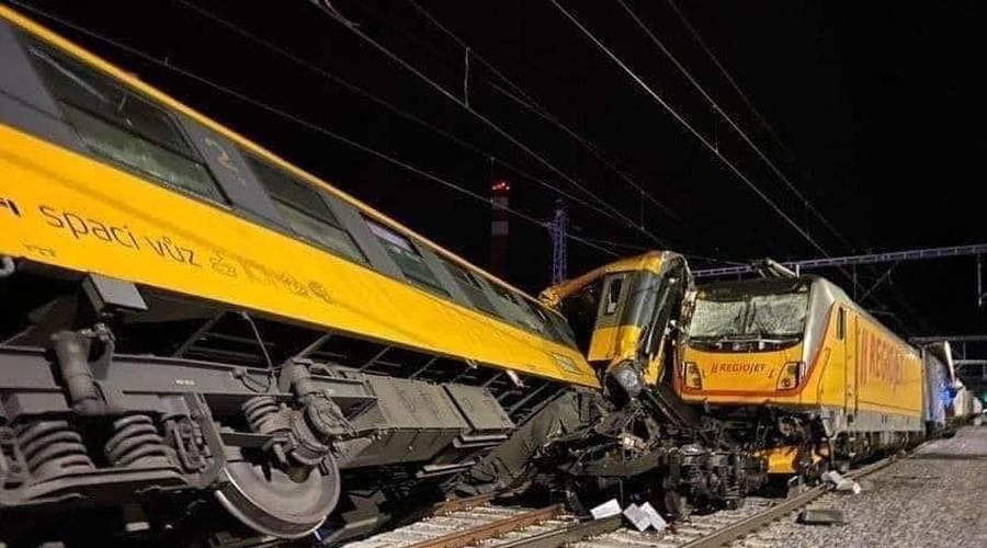 Huda nesreča na Češkem: v trčenju vlakov več mrtvih (foto: Twitter/SprinterFamily)