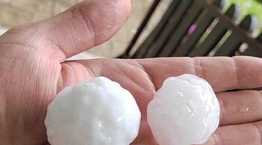 Huda nevihta nad Štajersko: padala je toča, debela kot jajce (foto: Facebook/Neurje.si/posnetek zaslona)