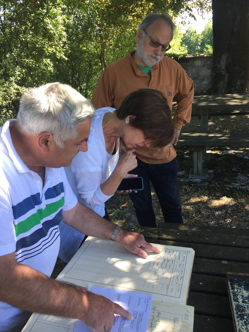 Iskanje podatkov v rojstnih knjigah je vedno vznemirljivo.