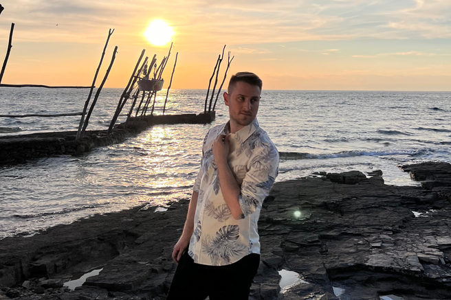 Gregor Ravnik pesem videospot Vzemi kar imam