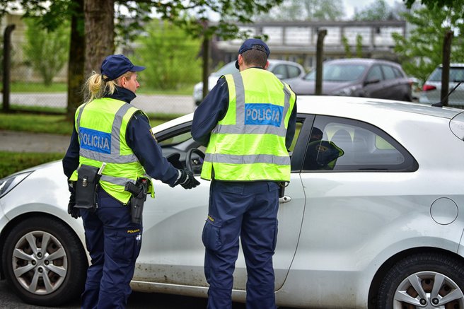 policija