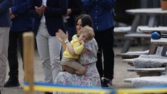 Mali švedski princ konkurira princu Louisu: poglejte, kakšen nagajivček je (FOTO)