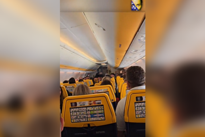Prizor s fantovščine na letu iz Nemčije v BiH razdelil splet: “Kakšen šov …”