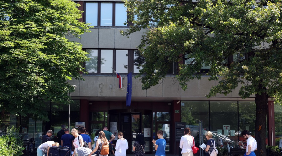 Ministrstvo za javno upravo: vedno manj upravnih enot stavka (foto: Borut Živulović /BOBO)