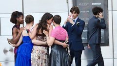 Suri Cruise Toby Cohen sošolci maturantski ples