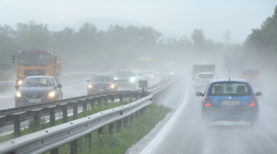 Dnevi pred nami ne bodo nič kaj prijetni: Arso napoveduje nove pošiljke ploh in neviht (foto: Žiga Živulovič jr./Bobo)