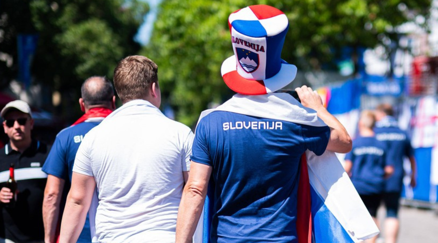 Slovenska veselica v Kölnu več kot uspela, Tomi Meglič si je na koncertu privoščil Angleže (VIDEO) (foto: Profimedia)