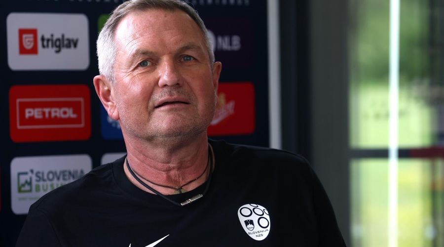 Slovenija gre naprej! Kek po izgubljeni stavi novinarjem prinesel kosilo, kaj je bilo na krožnikih? (foto: Borut Živulović/Bobo)