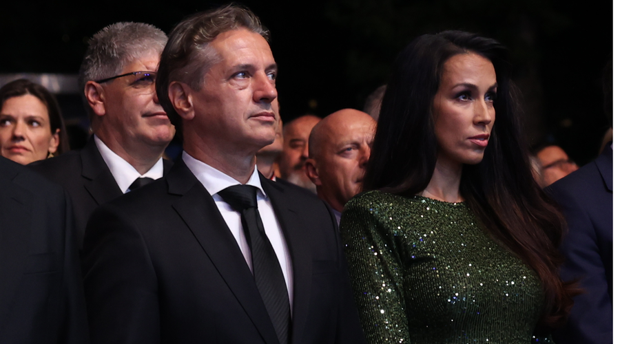Poslanka, ki je zasenčila Tino Gaber?! Poglejte, kako je prišla oblečena na državno proslavo (FOTO) (foto: Borut Živulović/BOBO)