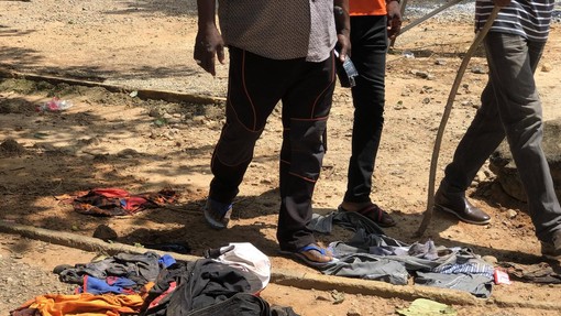 V brutalnem napadu ubitih 30 ljudi